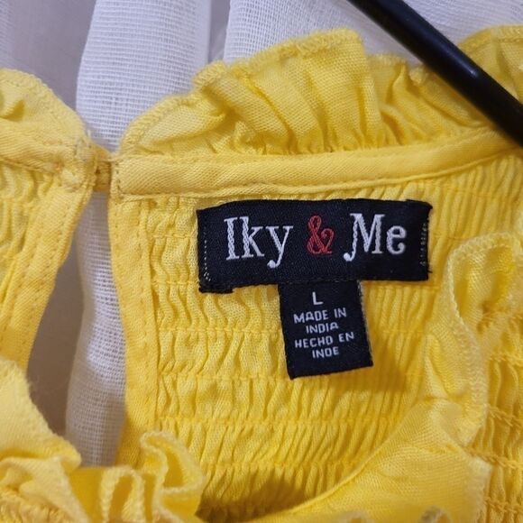 Bright Yellow Size Large Smocked Top - Picture 5 of 9